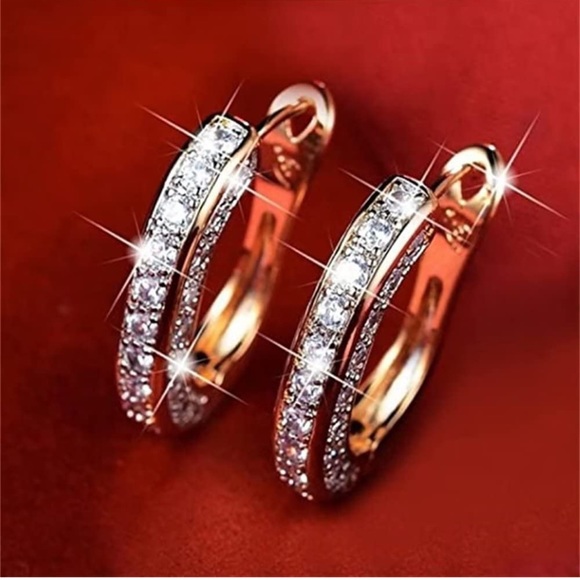 🆕 Three-sided Full Rhinestone Huggie Hoop Rose Gold Earrings - Picture 6 of 8